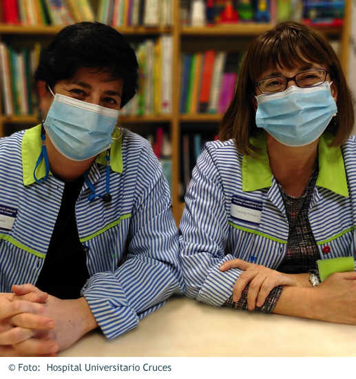 Mujeres del Hospital cruces con mascarillas