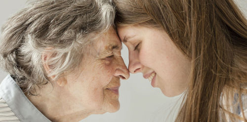 Abuela con nieta