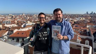 Guido y Juan, autores de "El club de las batas blancas"